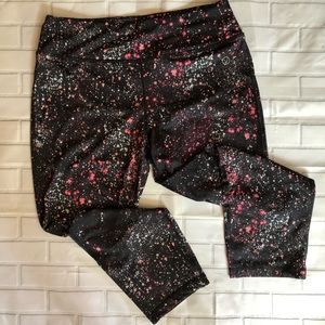 VOGO Athletica Galaxy Crop Capri Yoga Pants